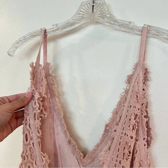 Free People Yesenia Light Pink Floral Lace V Neck Wide Leg Boho Jumpsuit M NWT - Picture 7 of 8